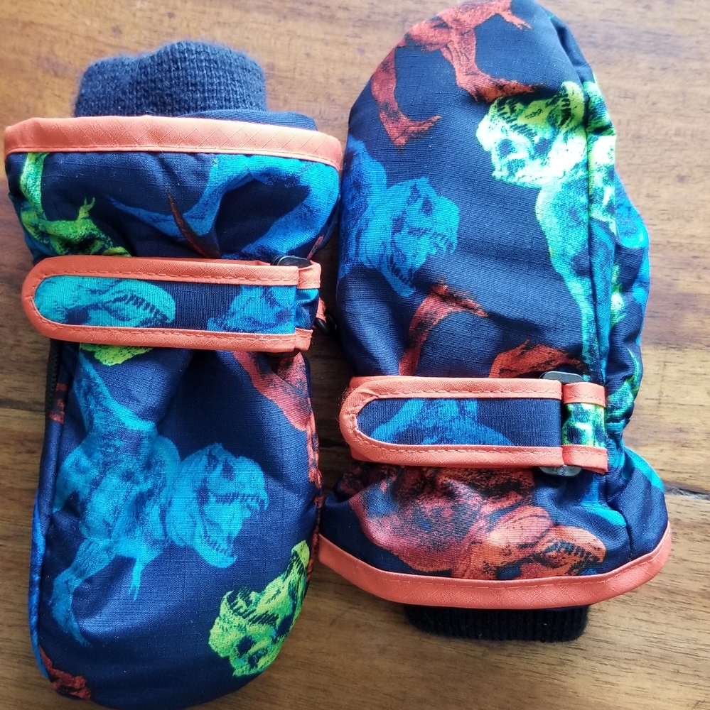 Snow mittens